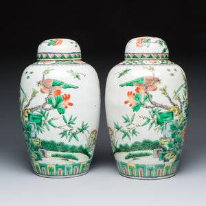 A pair of Chinese famille verte 'Birds among Flowering Branches' vases and covers — photo 3