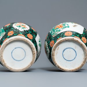 A pair of Chinese famille verte bottle vases, 19th C. — photo 6