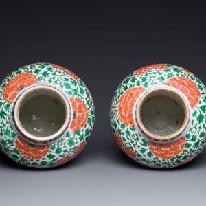 A pair of Chinese famille verte 'Buddhist lion' vases with gilt bronze mounts, Kangxi — 照片 6