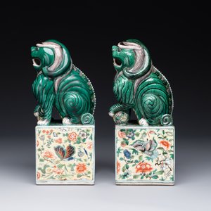 A pair of Chinese famille verte Buddhist lions, 19th C. — foto 2