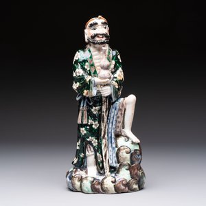 A pair of Chinese famille verte covered jars, a Tieguai Li figure, a blue and white teapot and a biscuit saucer, Kangxi and Qing Yu Tang mark, 19th C. — photo 2
