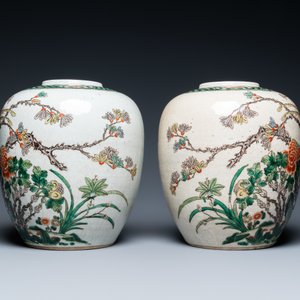 A pair of Chinese famille verte crackle-glazed jars, 19th C. — 照片 2