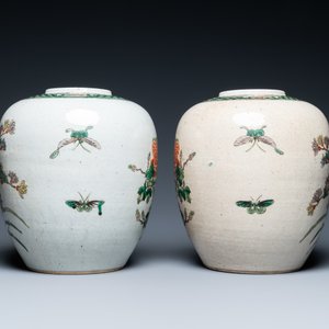 A pair of Chinese famille verte crackle-glazed jars, 19th C. — 照片 3