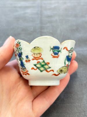 A pair of Chinese famille verte cups and saucers with antiquities, Kangxi — photo 14