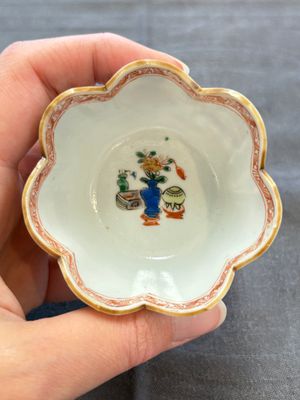 A pair of Chinese famille verte cups and saucers with antiquities, Kangxi — photo 17