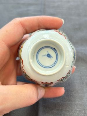 A pair of Chinese famille verte cups and saucers with antiquities, Kangxi — photo 18