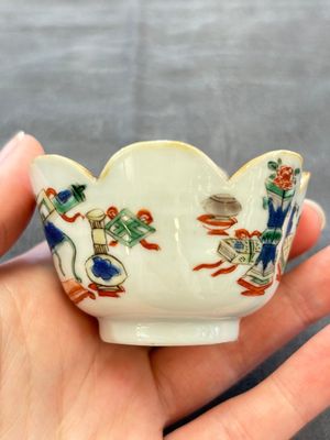 A pair of Chinese famille verte cups and saucers with antiquities, Kangxi — photo 6