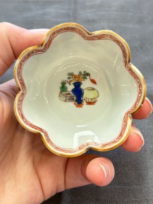 A pair of Chinese famille verte cups and saucers with antiquities, Kangxi — photo 9