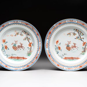 A pair of Chinese famille verte 'deer' dishes, Yongzheng — 照片 1