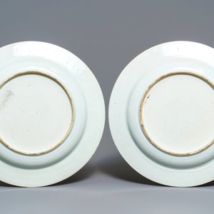 A pair of Chinese famille verte dishes and a café-au-lait-ground plate, Kangxi — 照片 3