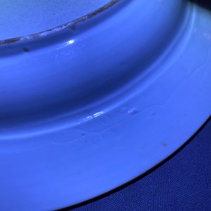 A pair of Chinese famille verte dishes and a café-au-lait-ground plate, Kangxi — 照片 7