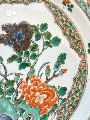 A pair of Chinese famille verte dishes with floral design, lingzhi mark, Kangxi — photo 15