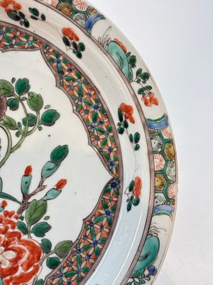 A pair of Chinese famille verte dishes with floral design, lingzhi mark, Kangxi — photo 4