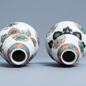 A pair of Chinese famille verte double gourd 'dragon' vases, 19th C. — 照片 5