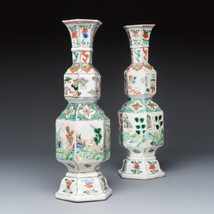 A pair of Chinese famille verte double-gourd hexagonal vases — photo 1