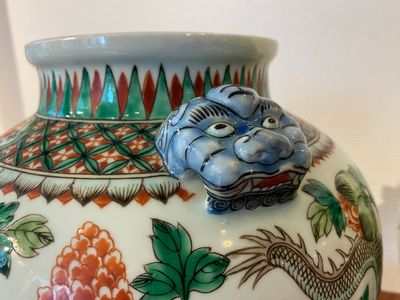 A pair of Chinese famille verte 'dragon' vases, Chenghua mark, 19th C. — 照片 7