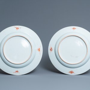 A pair of Chinese famille verte 'flower basket' dishes, Yongzheng — photo 3