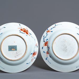 A pair of Chinese famille verte 'General Yang and Mu Guiying' dishes, Kangxi — 照片 2