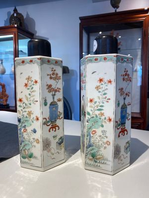 A pair of Chinese famille verte square tea caddies, Kangxi — 照片 2