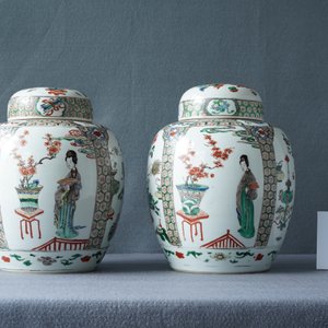 A pair of Chinese famille verte jars and covers, Kangxi — 照片 8