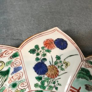 A pair of Chinese famille verte lotus-shaped plates, Kangxi — photo 16