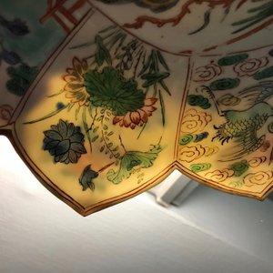 A pair of Chinese famille verte lotus-shaped plates, Kangxi — photo 7
