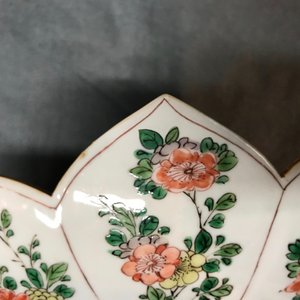 A pair of Chinese famille verte lotus-shaped plates, Kangxi — 照片 14