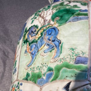 A pair of Chinese famille verte 'mythical animals' vases, Kangxi — 照片 57