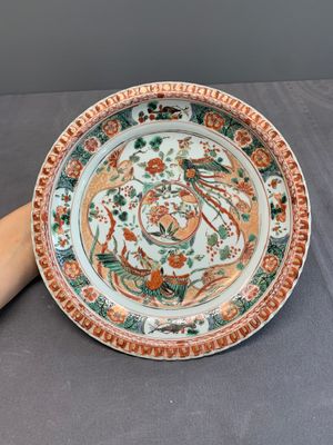A pair of Chinese famille verte 'phoenix' plates, Kangxi — photo 1