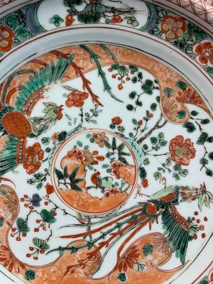 A pair of Chinese famille verte 'phoenix' plates, Kangxi — photo 5