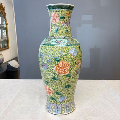 A pair of Chinese famille verte 'Phoenixes among Peonies' vases — photo 5