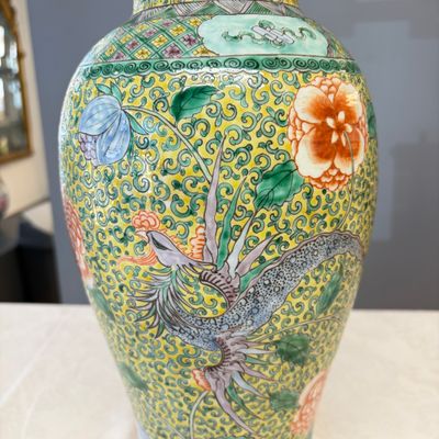 A pair of Chinese famille verte 'Phoenixes among Peonies' vases — photo 8
