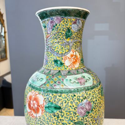 A pair of Chinese famille verte 'Phoenixes among Peonies' vases — photo 11