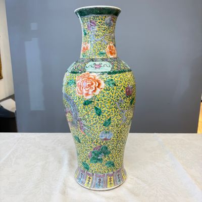 A pair of Chinese famille verte 'Phoenixes among Peonies' vases — photo 20