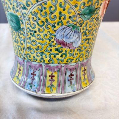 A pair of Chinese famille verte 'Phoenixes among Peonies' vases — photo 26