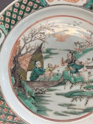 A pair of Chinese famille verte plates with figures along the riverside, artemisia leaf and ding mark, Kangxi — photo 5