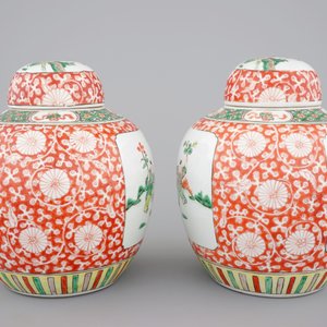 A pair of Chinese famille verte porcelain ginger jars with cover, 19/20th C. — photo 2