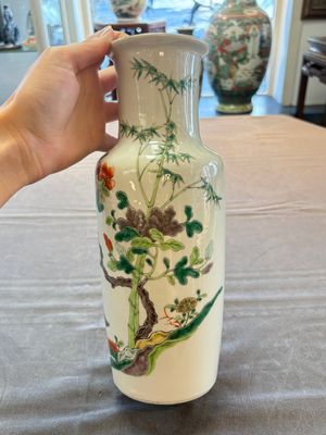 A pair of Chinese famille verte 'quails in blossoming landscape' rouleau vases, 19th C. — foto 3