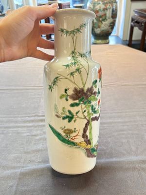 A pair of Chinese famille verte 'quails in blossoming landscape' rouleau vases, 19th C. — foto 7