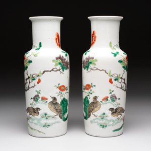 A pair of Chinese famille verte 'quails in blossoming landscape' rouleau vases, 19th C. — foto 1