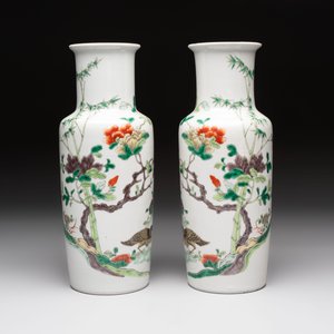A pair of Chinese famille verte 'quails in blossoming landscape' rouleau vases, 19th C. — foto 2