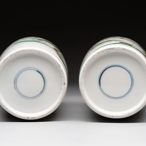 A pair of Chinese famille verte 'quails in blossoming landscape' rouleau vases, 19th C. — foto 6