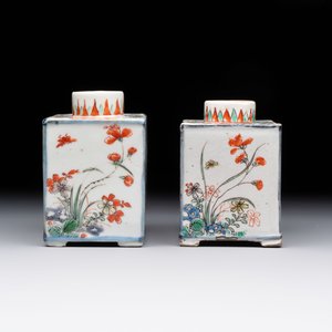 A pair of Chinese famille verte rectangular 'fighting roosters' tea caddies, Kangxi — 照片 4