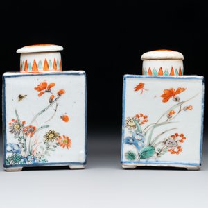 A pair of Chinese famille verte rectangular tea caddies and covers with fighting roosters, Kangxi — photo 5