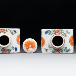 A pair of Chinese famille verte rectangular tea caddies and covers with fighting roosters, Kangxi — photo 6