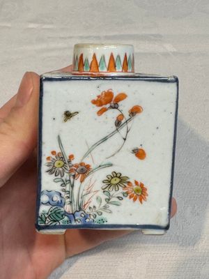 A pair of Chinese famille verte rectangular tea caddies and covers with fighting roosters, Kangxi — photo 20