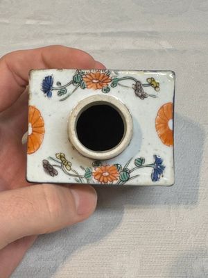 A pair of Chinese famille verte rectangular tea caddies and covers with fighting roosters, Kangxi — photo 21