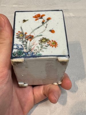 A pair of Chinese famille verte rectangular tea caddies and covers with fighting roosters, Kangxi — photo 27