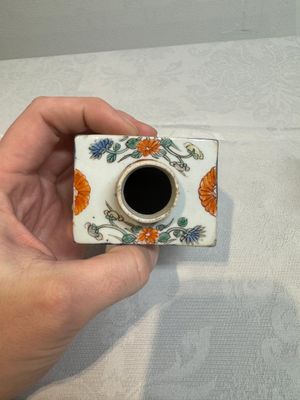 A pair of Chinese famille verte rectangular tea caddies and covers with fighting roosters, Kangxi — photo 7