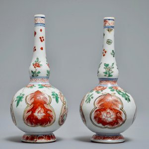 A pair of Chinese famille verte rosewater sprinklers, Kangxi — photo 3